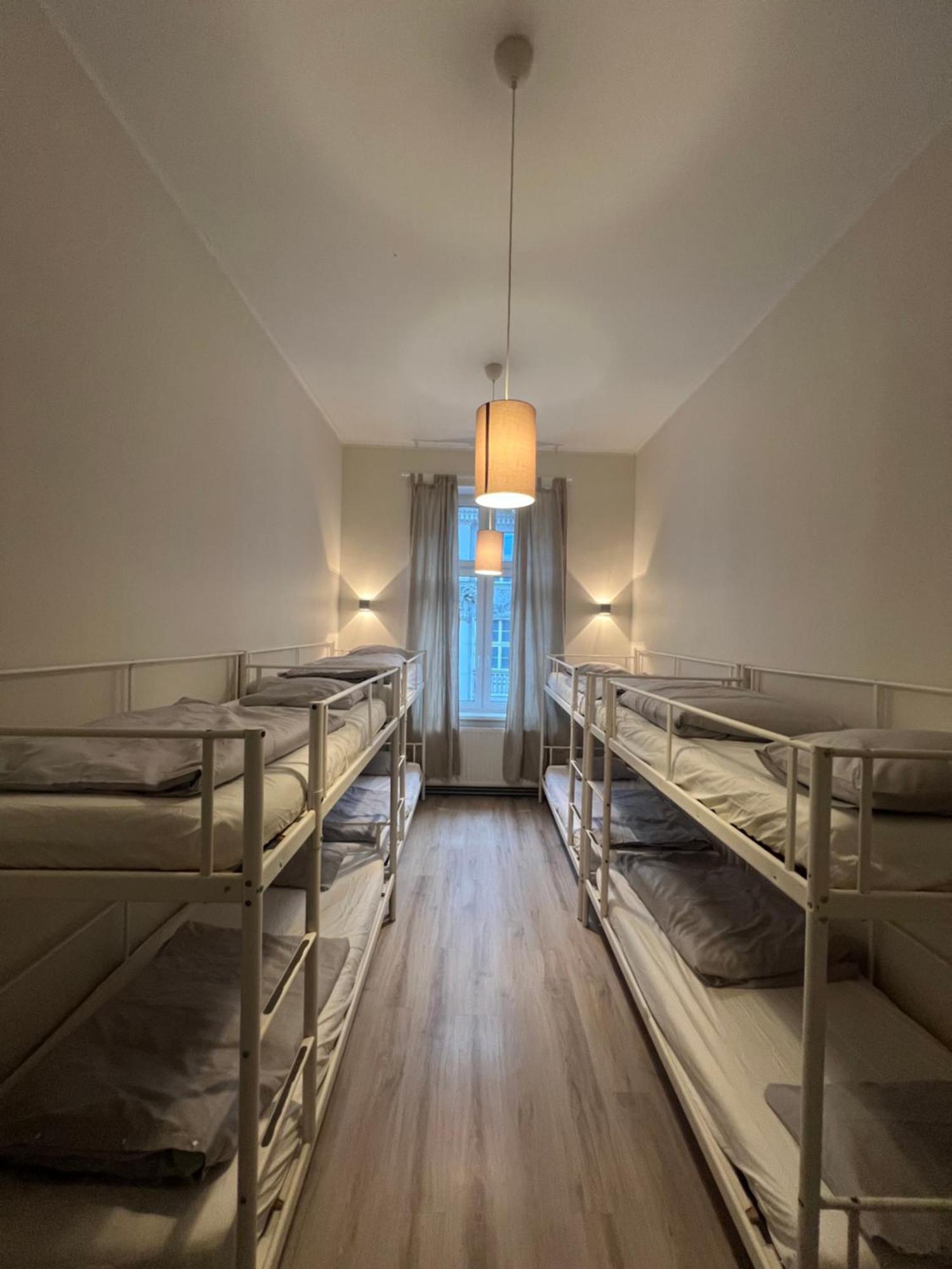 Fox Hostel Cracovie Extérieur photo