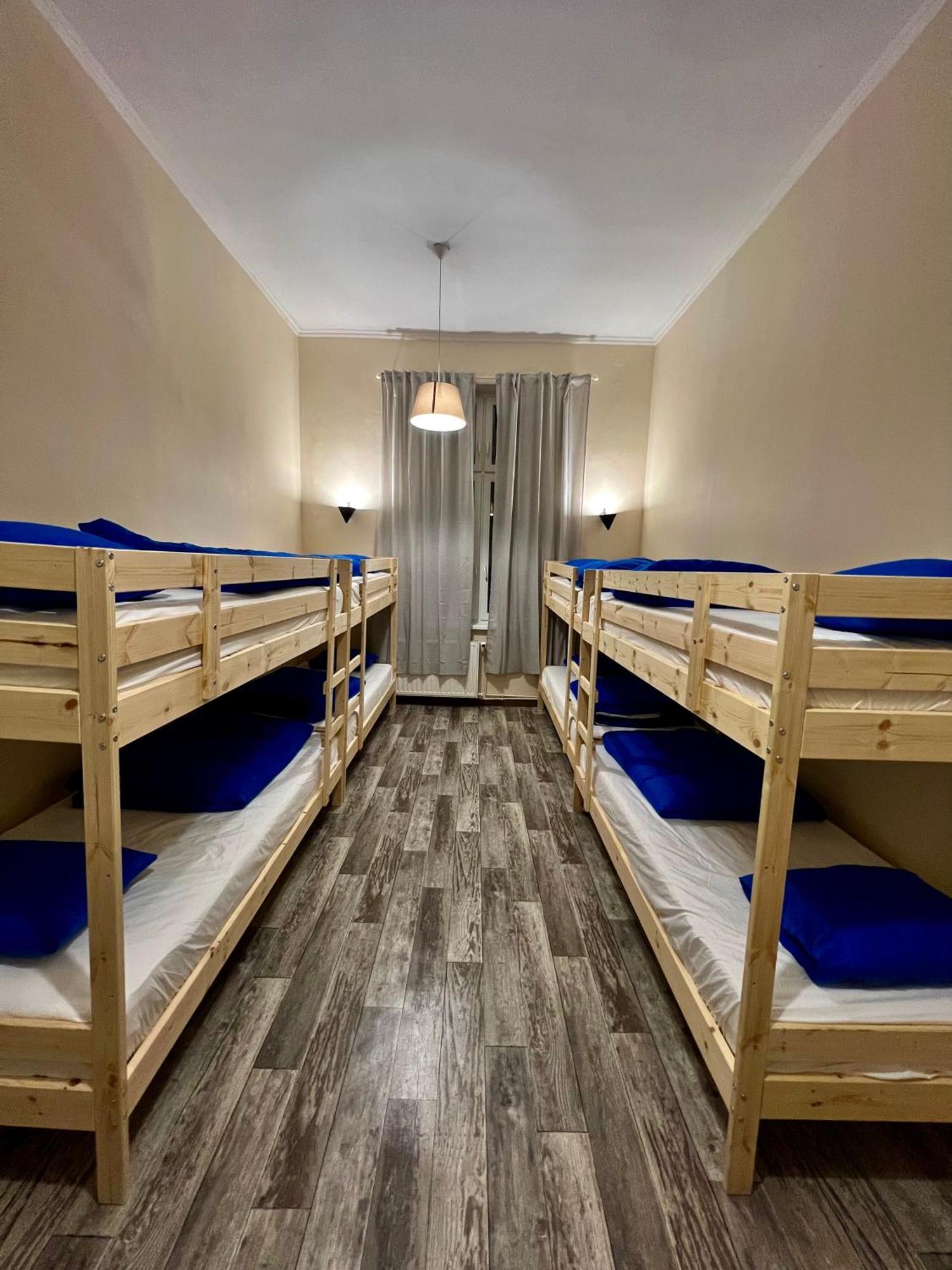Fox Hostel Cracovie Extérieur photo