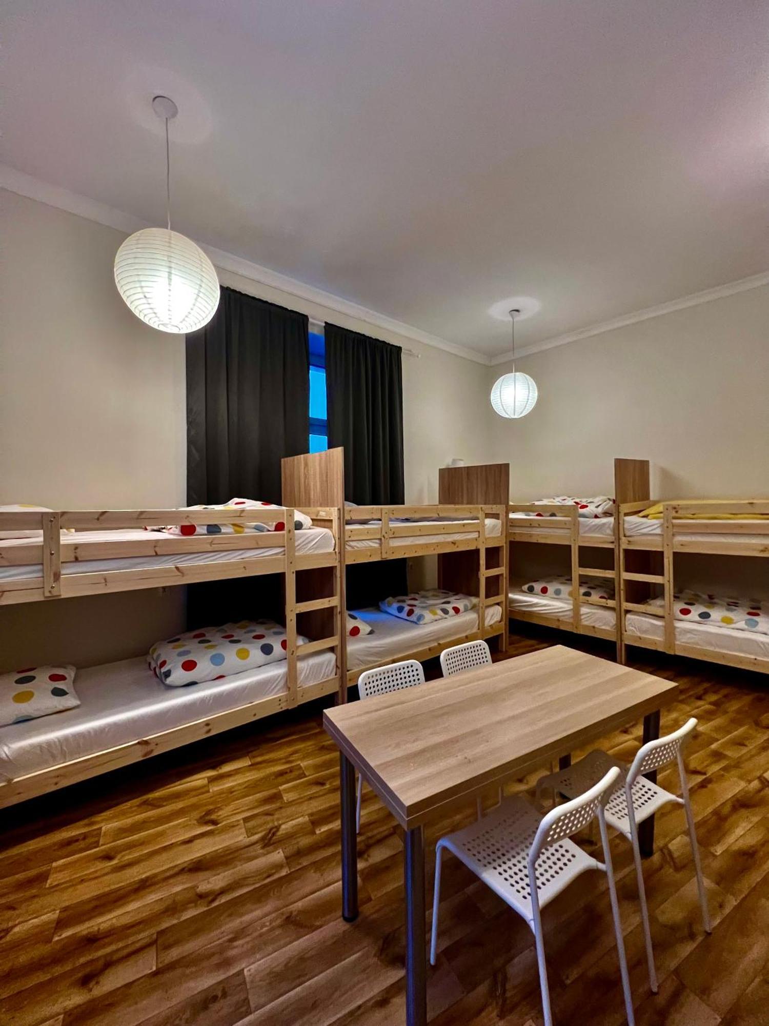Fox Hostel Cracovie Extérieur photo